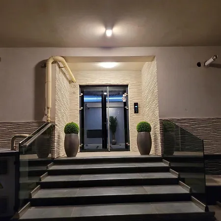 Zen Garden De Lux Nou Pe Malul Marii Apartment *