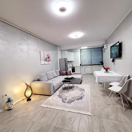 Zen Garden De Lux Nou Pe Malul Marii Apartment *