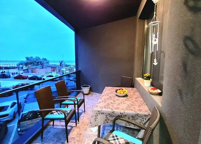 Apartament Zen Garden De Lux Nou Pe Malul Marii Konstanca